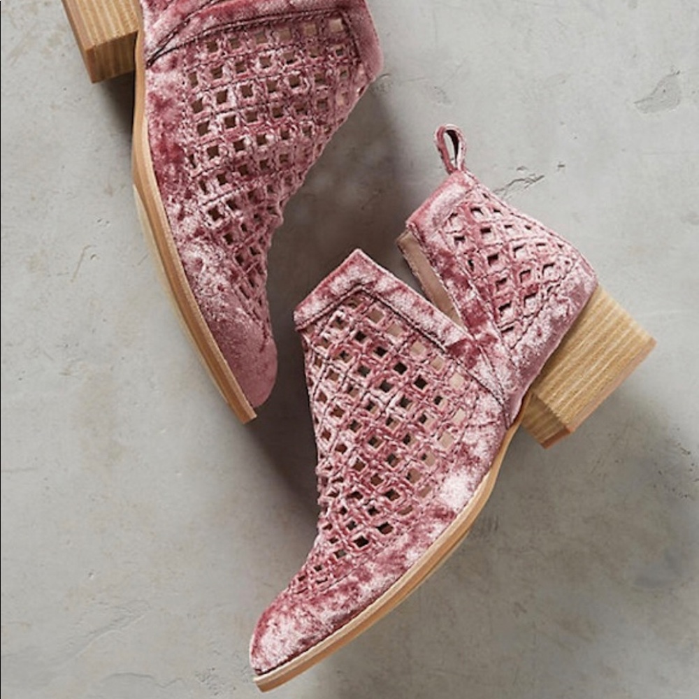 Jeffrey Campbell “taggart” in blush velvet boots